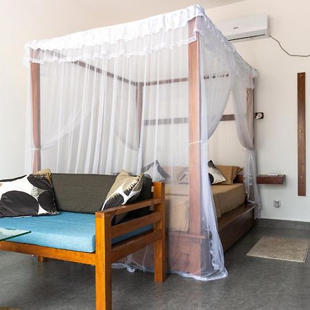 Srimany Bed & Breakfast Mirissa Ngoại thất bức ảnh