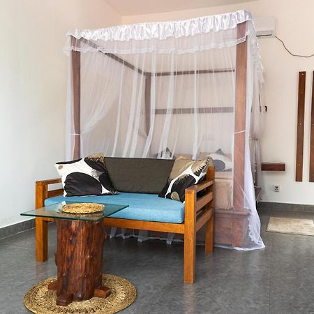 Srimany Bed & Breakfast Mirissa Ngoại thất bức ảnh