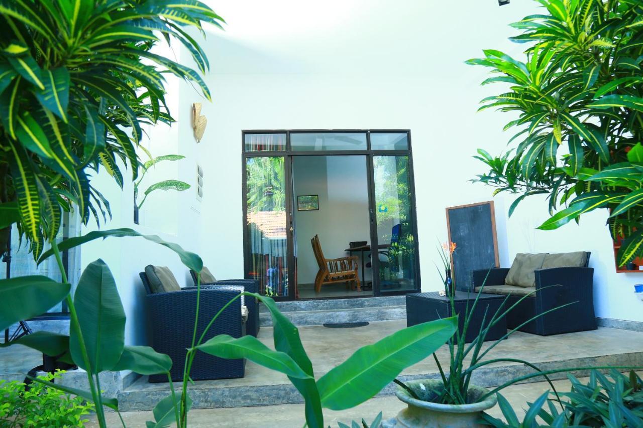 Srimany Bed & Breakfast Mirissa Ngoại thất bức ảnh