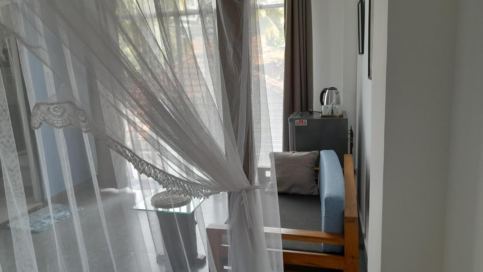 Srimany Bed & Breakfast Mirissa Ngoại thất bức ảnh