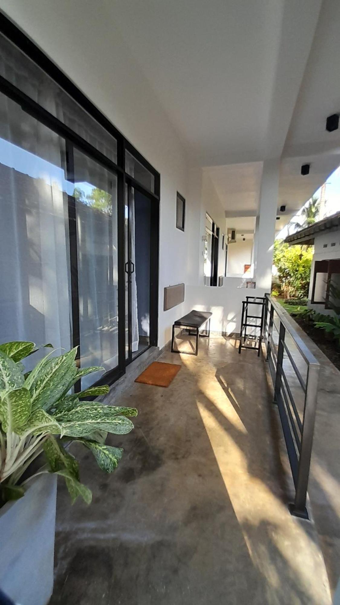 Srimany Bed & Breakfast Mirissa Ngoại thất bức ảnh