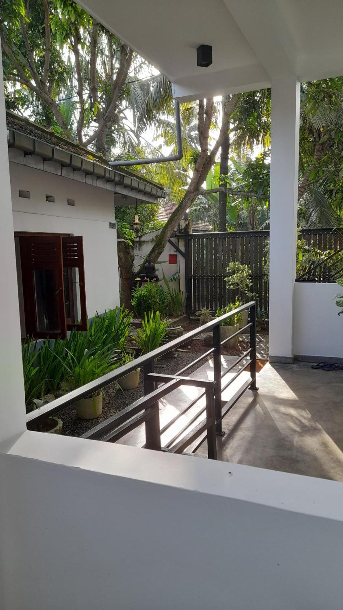 Srimany Bed & Breakfast Mirissa Ngoại thất bức ảnh